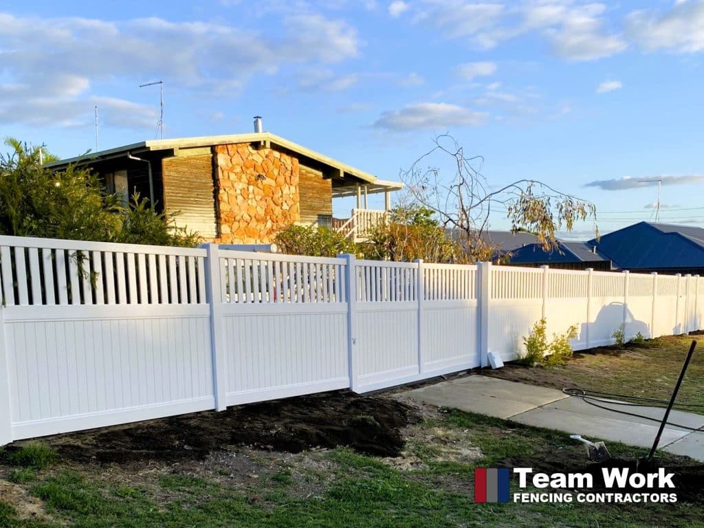 Modern PVC Fencing with 600mm Slat Top